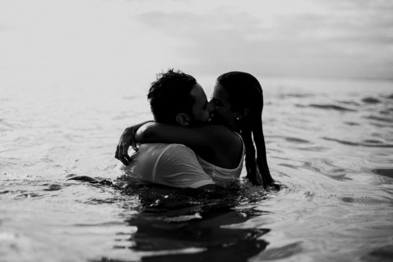 Luxtal pareja en la playa